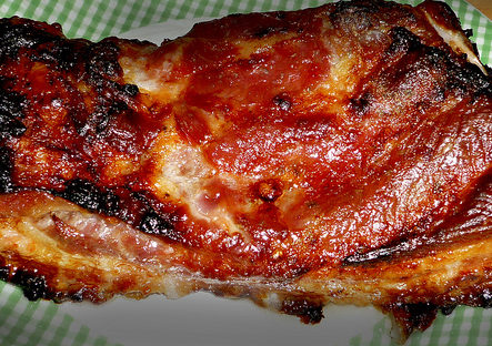 Krokant gebakken buikspek met aardappels en groente